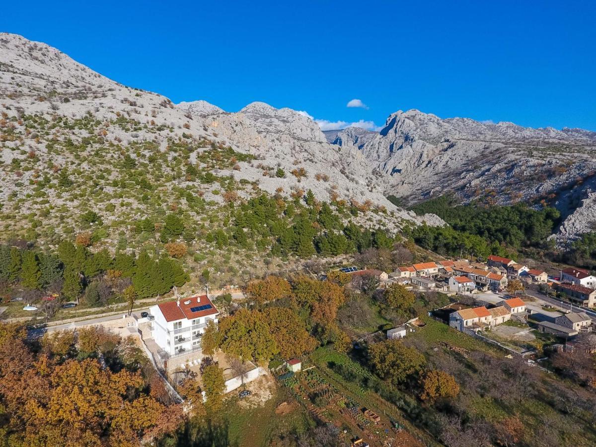 Apartmani Villa Paulo Starigrad Paklenica Bagian luar foto