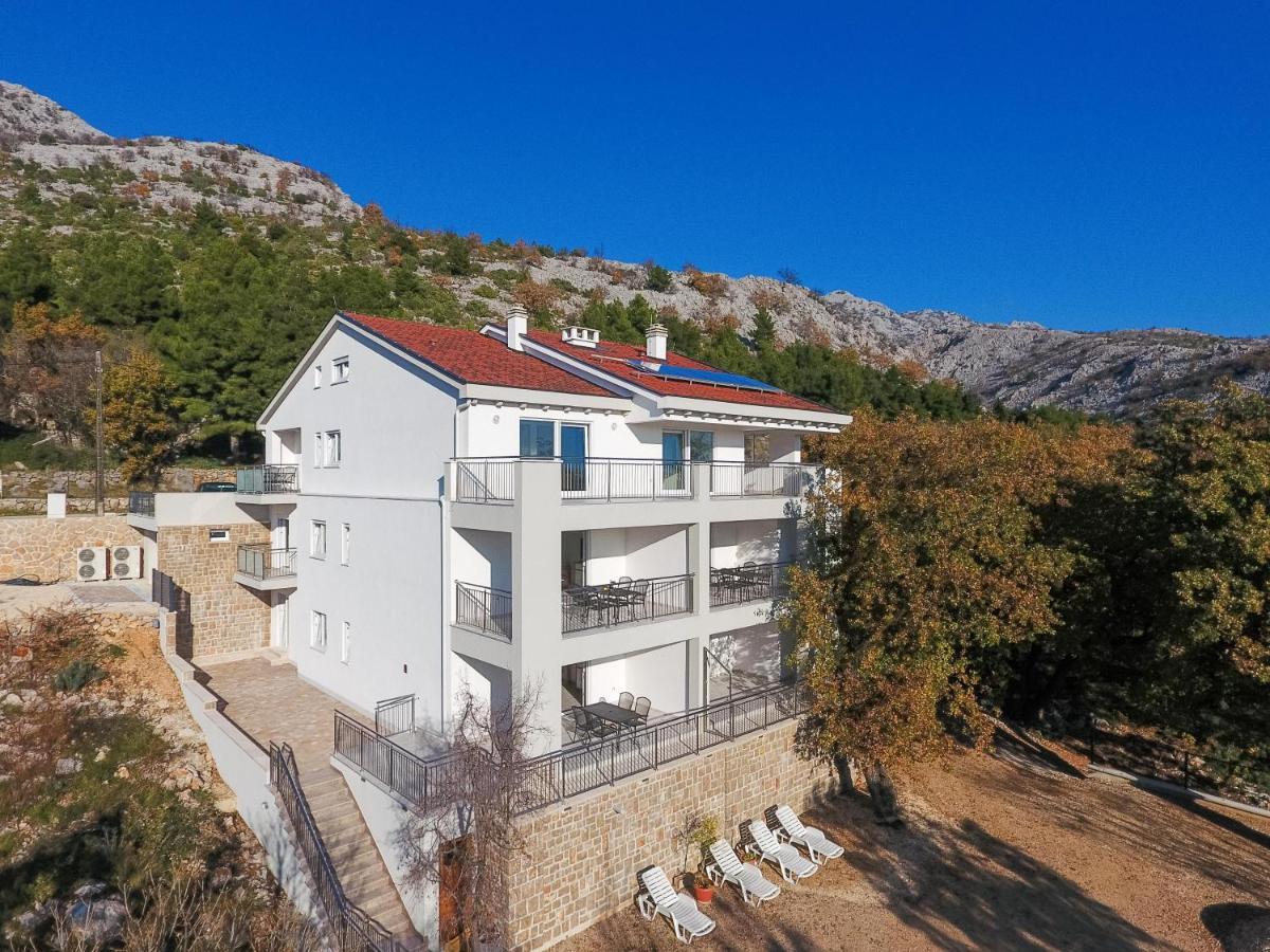 Apartmani Villa Paulo Starigrad Paklenica Bagian luar foto