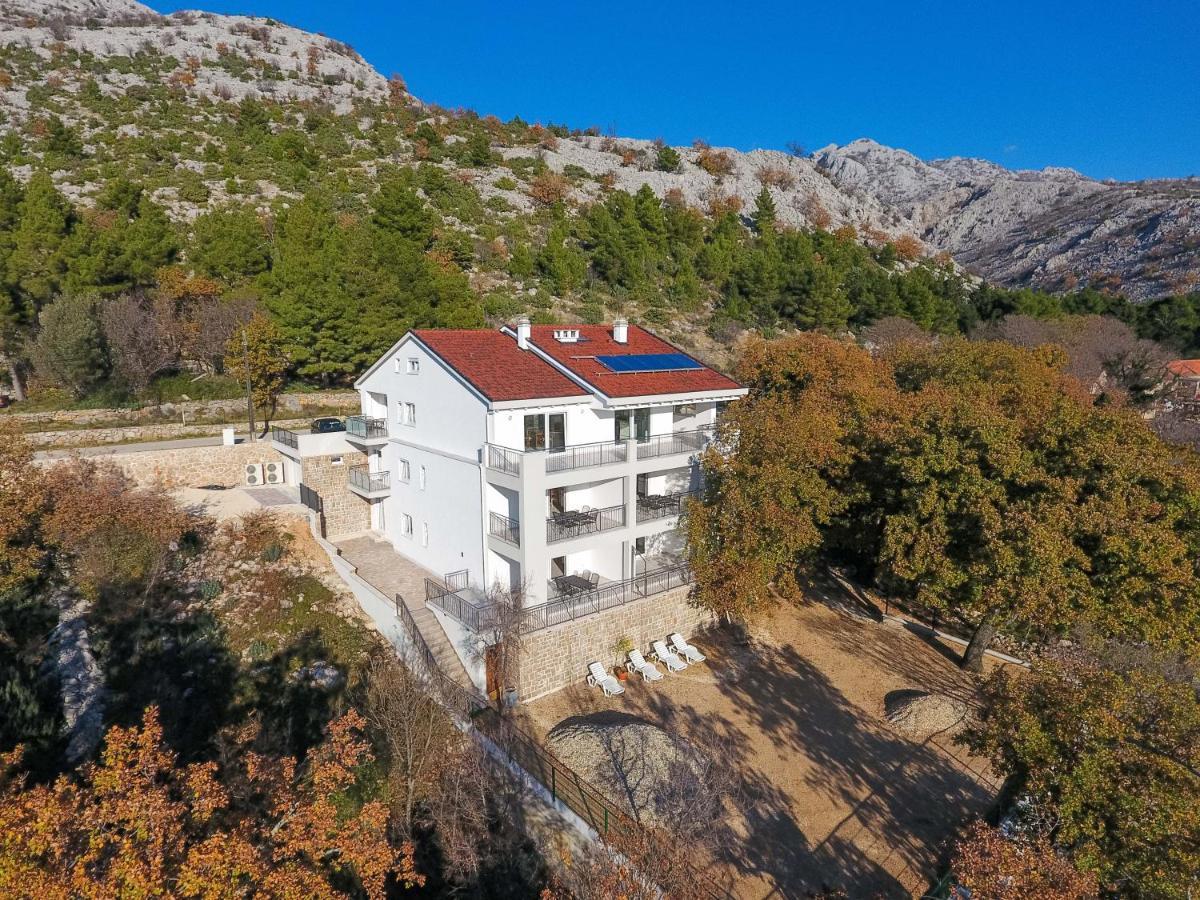 Apartmani Villa Paulo Starigrad Paklenica Bagian luar foto