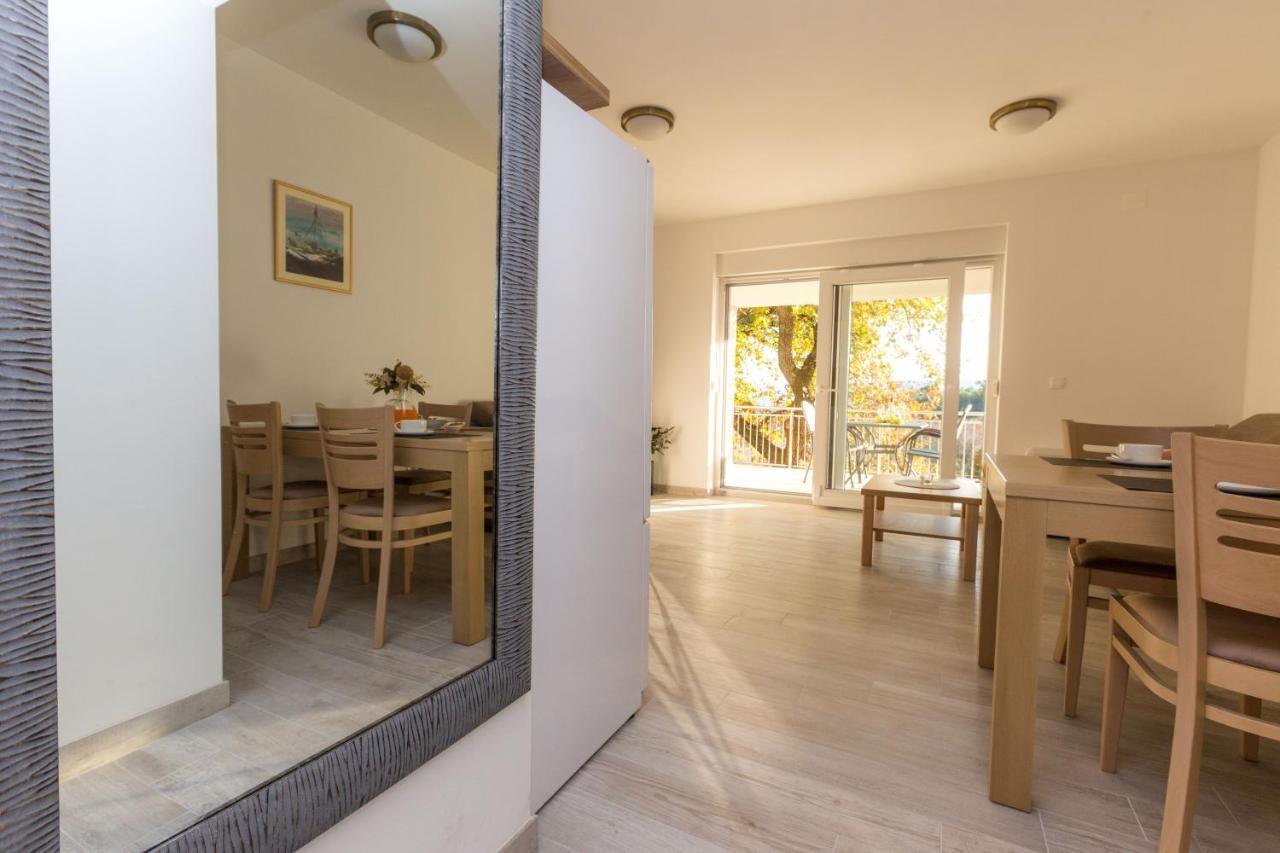 Apartmani Villa Paulo Starigrad Paklenica Bagian luar foto