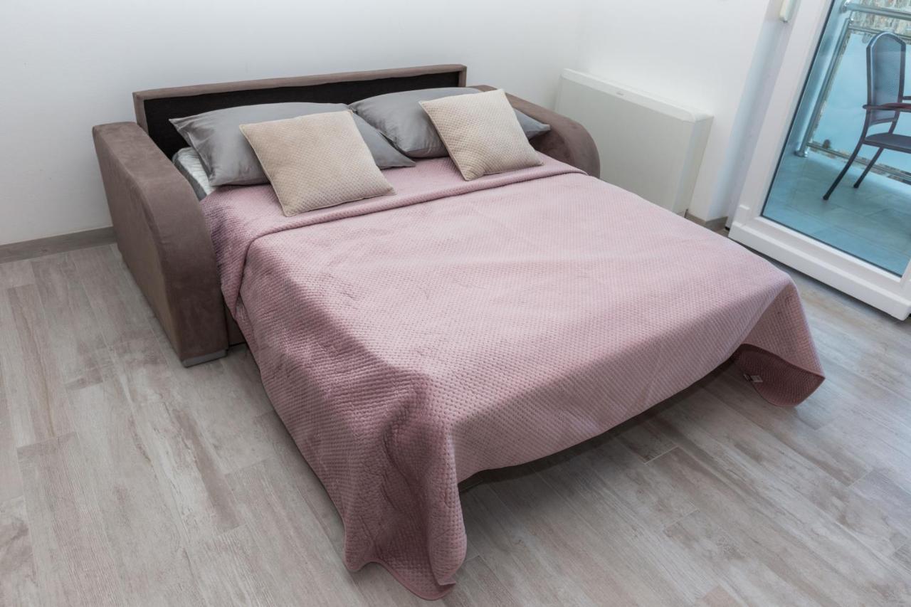 Apartmani Villa Paulo Starigrad Paklenica Bagian luar foto