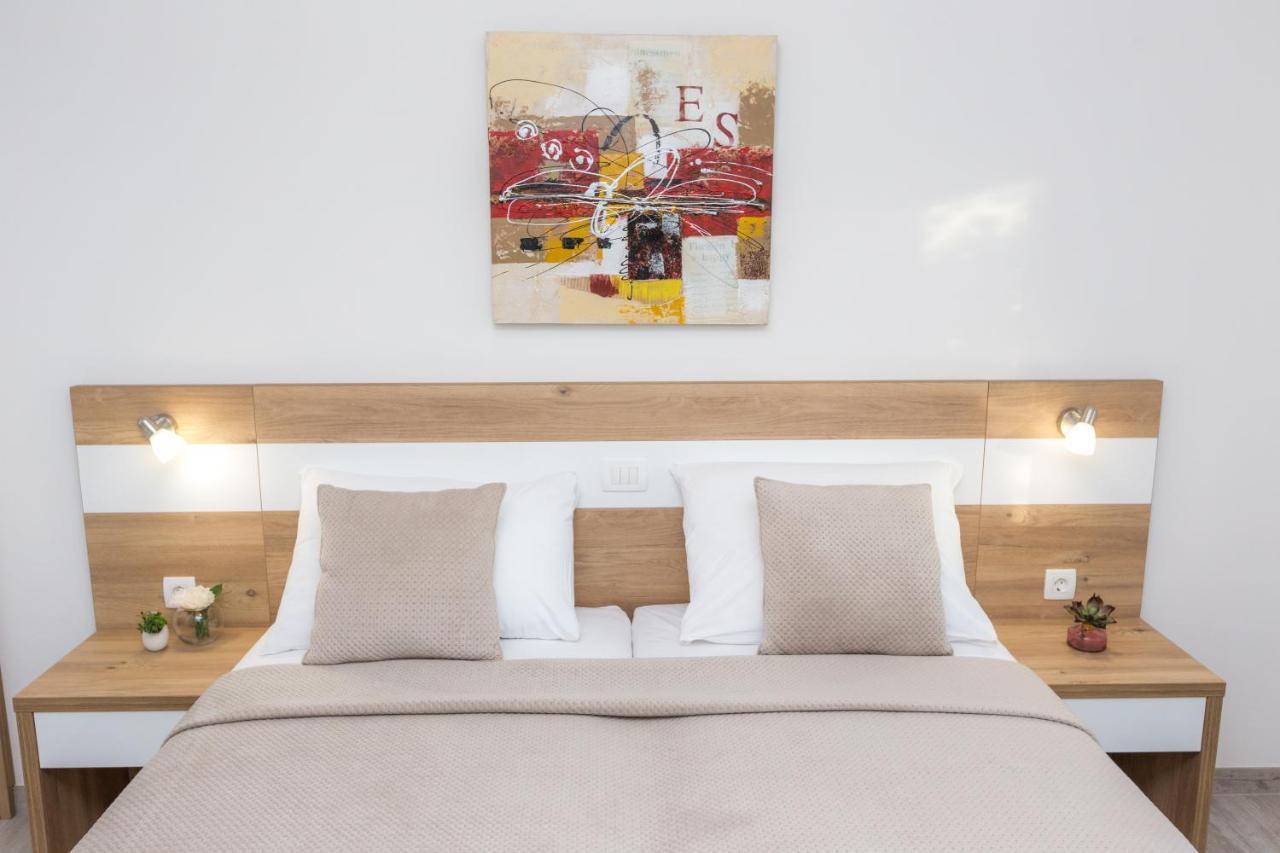 Apartmani Villa Paulo Starigrad Paklenica Bagian luar foto