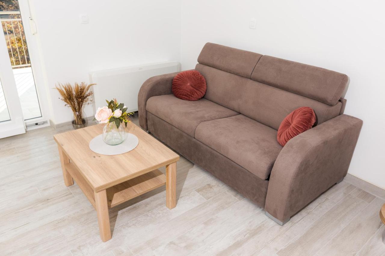Apartmani Villa Paulo Starigrad Paklenica Bagian luar foto