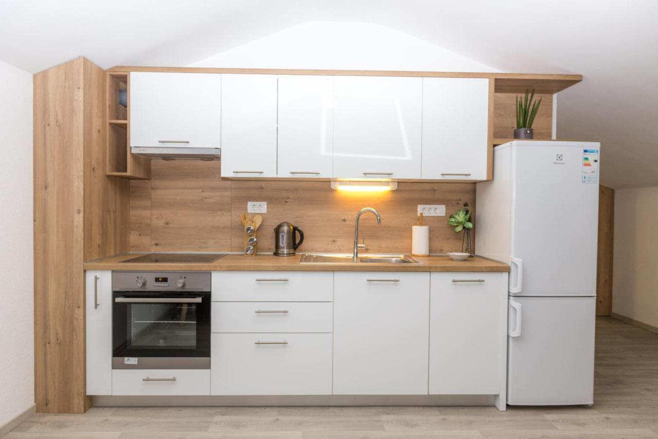 Apartmani Villa Paulo Starigrad Paklenica Bagian luar foto
