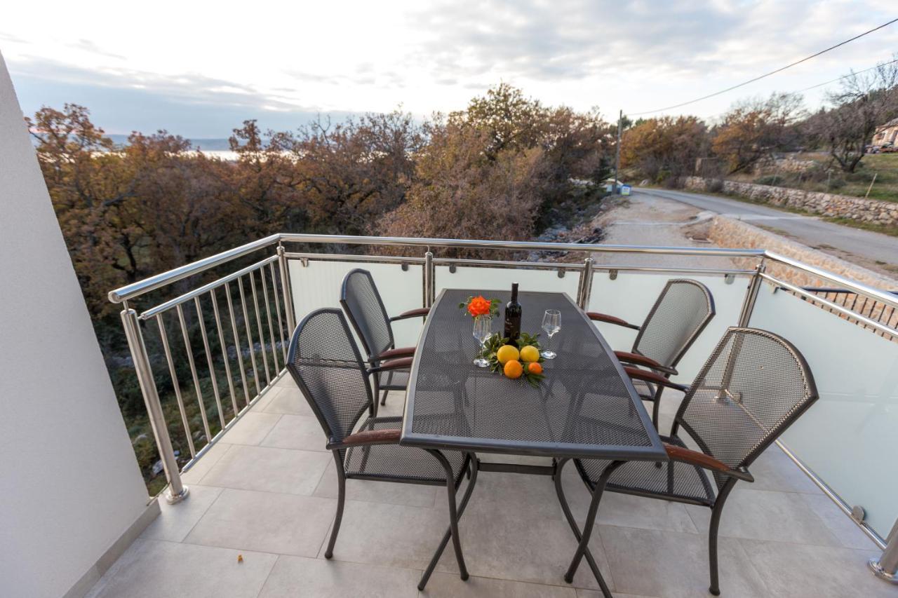 Apartmani Villa Paulo Starigrad Paklenica Bagian luar foto