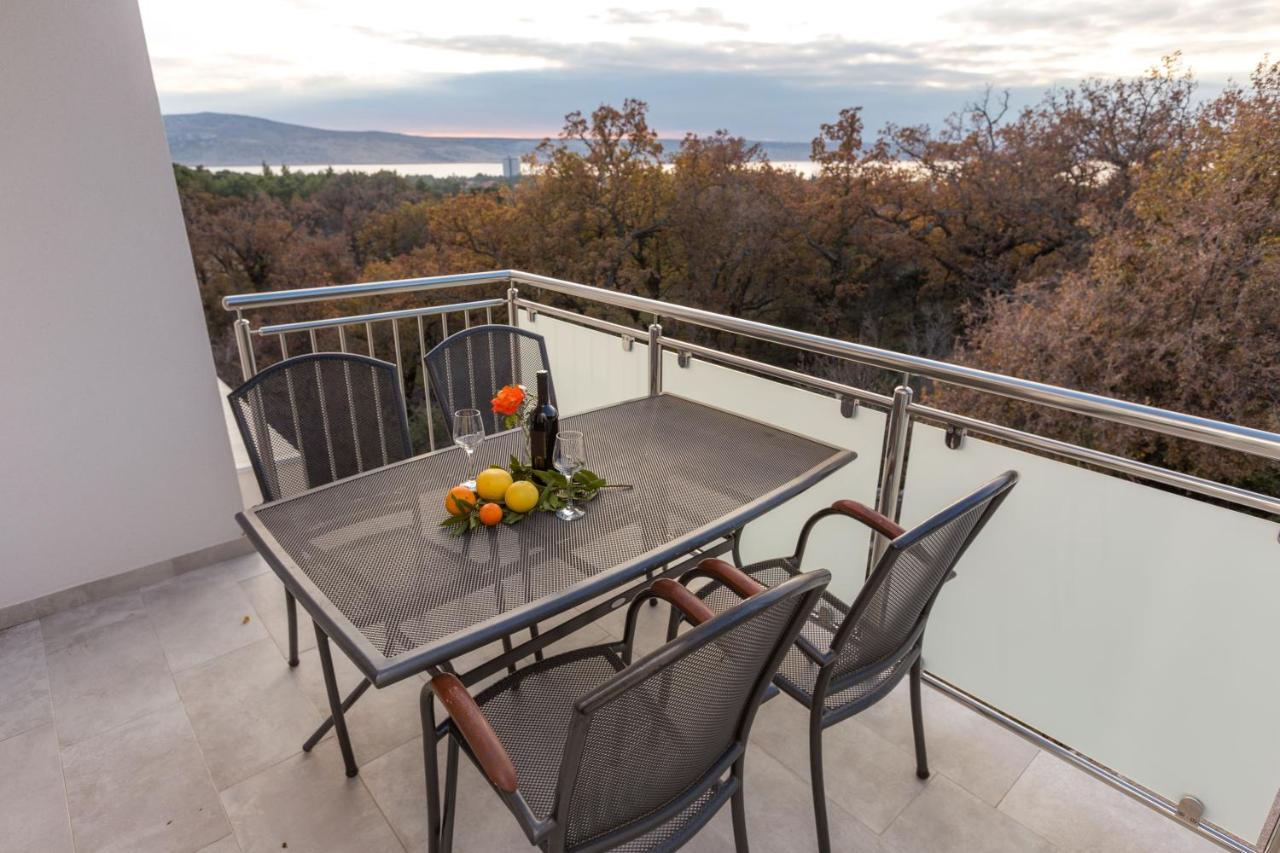 Apartmani Villa Paulo Starigrad Paklenica Bagian luar foto